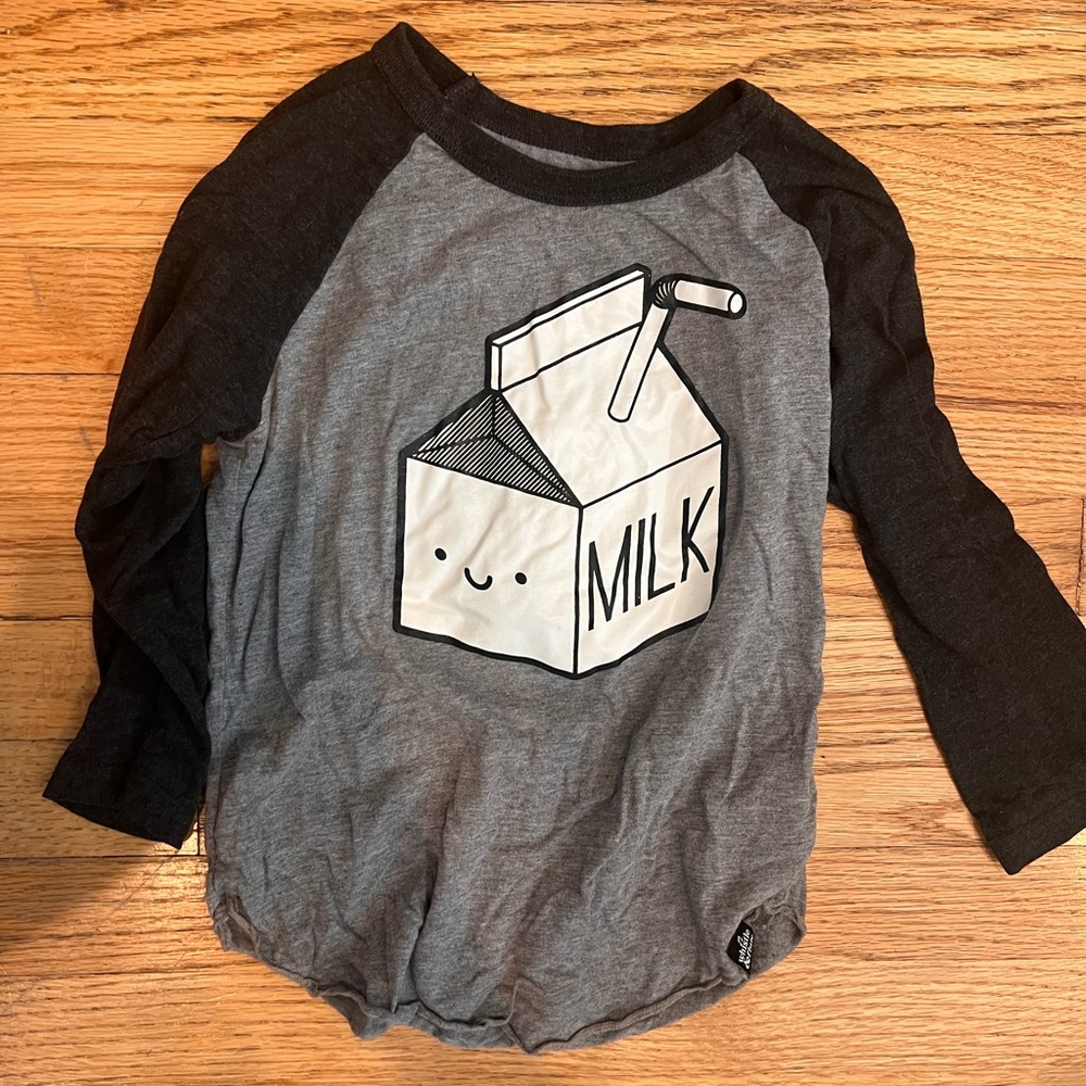Whistle and Flute Milk raglan top size 6